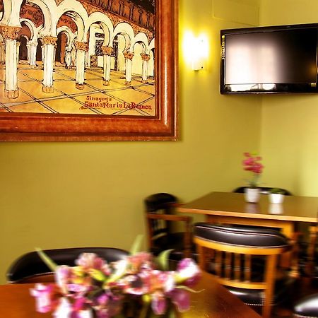 טולדו Hostal Los Guerreros מראה חיצוני תמונה