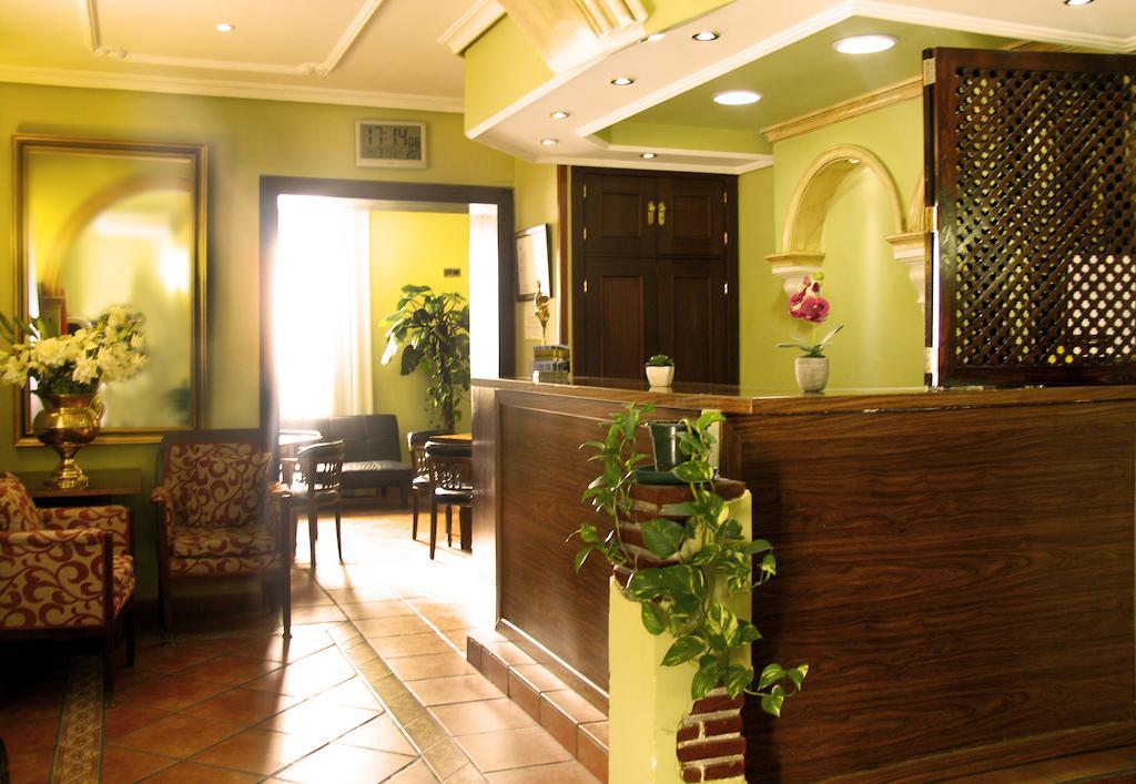 טולדו Hostal Los Guerreros מראה חיצוני תמונה